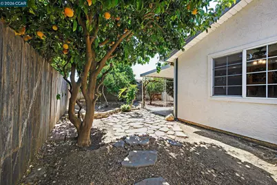 552 Redwood Dr, Vacaville, CA 95687 - Photo 41
