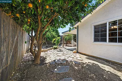 552 Redwood Dr, Vacaville, CA 95687 - Photo 33