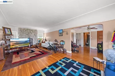 22071 Montgomery St, Hayward, CA 94541 - Photo 23