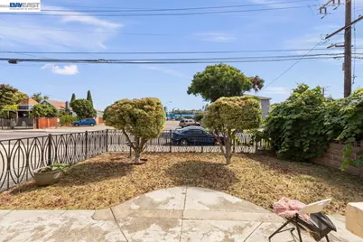22071 Montgomery St, Hayward, CA 94541 - Photo 9