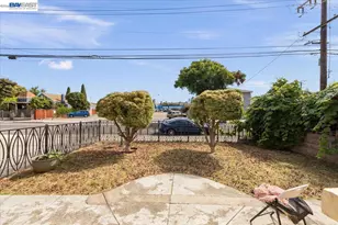 22071 Montgomery St, Hayward, CA 94541 - Photo 9