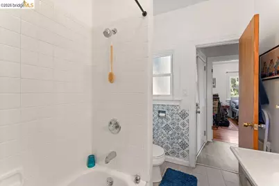 74 Pearl St, Oakland, CA 94611 - Photo 29