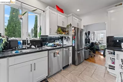 74 Pearl St, Oakland, CA 94611 - Photo 37