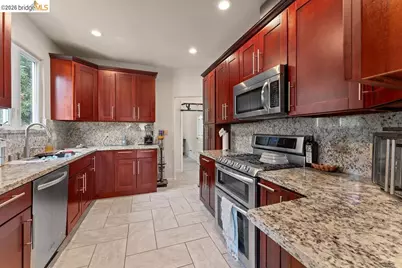74 Pearl St, Oakland, CA 94611 - Photo 45