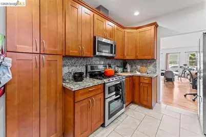 74 Pearl St, Oakland, CA 94611 - Photo 17
