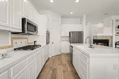 217 Sussex, Discovery Bay, CA 94505 - Photo 7