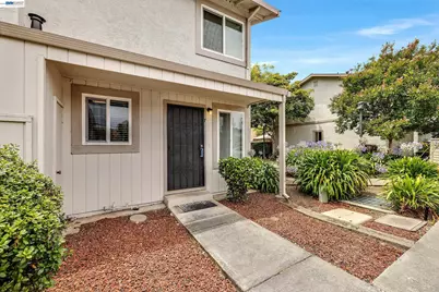 27427 Stoneridge Court #7, Hayward, CA 94544 - Photo 3