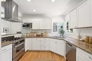 2339 Thackeray Dr, Oakland, CA 94611 - Photo 31