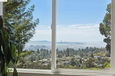 2339 Thackeray Dr, Oakland, CA 94611 - Photo 33