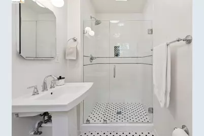 2339 Thackeray Dr, Oakland, CA 94611 - Photo 43