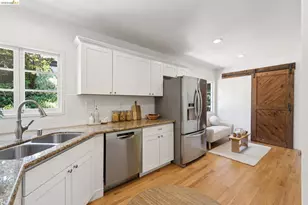 2339 Thackeray Dr, Oakland, CA 94611 - Photo 27