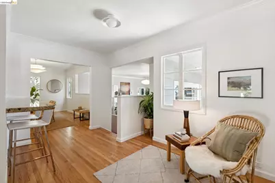 2339 Thackeray Dr, Oakland, CA 94611 - Photo 29