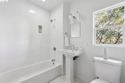 2339 Thackeray Dr, Oakland, CA 94611 - Photo 51