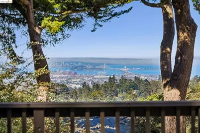 2339 Thackeray Dr, Oakland, CA 94611 - Photo 63