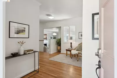 2339 Thackeray Dr, Oakland, CA 94611 - Photo 11