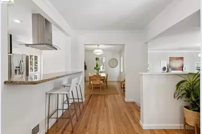 2339 Thackeray Dr, Oakland, CA 94611 - Photo 19