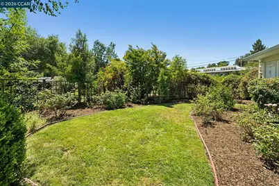 40 Meek Pl, Lafayette, CA 94549 - Photo 7