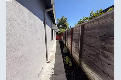 624 Sapphire St, Redwood City, CA 94061 - Photo 25