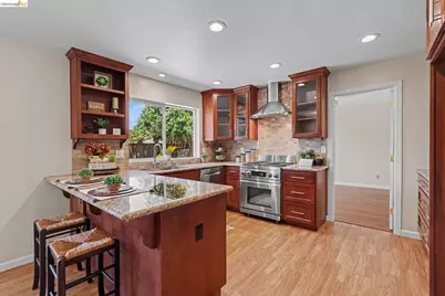332 Chardonnay Cir, Clayton, CA 94517 - Photo 9