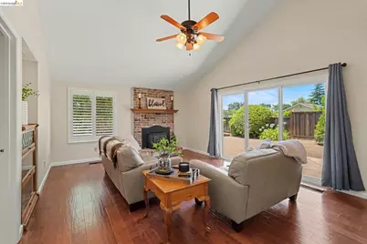 332 Chardonnay Cir, Clayton, CA 94517 - Photo 15