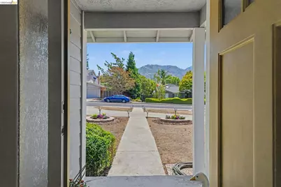 332 Chardonnay Cir, Clayton, CA 94517 - Photo 5