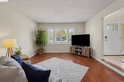 332 Chardonnay Cir, Clayton, CA 94517 - Photo 7