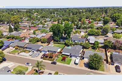 9341 Castlemont Cir, Orangevale, CA 95662 - Photo 5