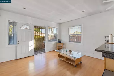 1031 70th Ave, Oakland, CA 94621 - Photo 7