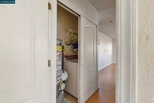 1031 70th Ave, Oakland, CA 94621 - Photo 13