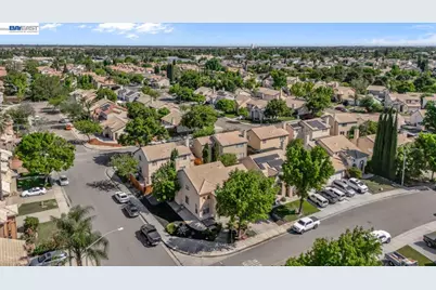 1356 Peppertree Way, Tracy, CA 95376 - Photo 5