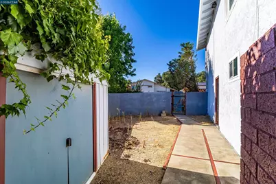 640 Skyline Dr, Martinez, CA 94553 - Photo 17