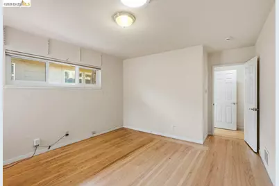 6480 Ascot Dr, Oakland, CA 94611 - Photo 23