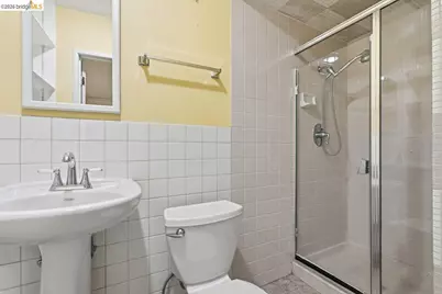 6480 Ascot Dr, Oakland, CA 94611 - Photo 35