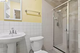 6480 Ascot Dr, Oakland, CA 94611 - Photo 35
