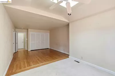6480 Ascot Dr, Oakland, CA 94611 - Photo 21
