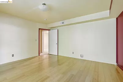 6480 Ascot Dr, Oakland, CA 94611 - Photo 29