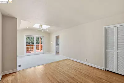 6480 Ascot Dr, Oakland, CA 94611 - Photo 19
