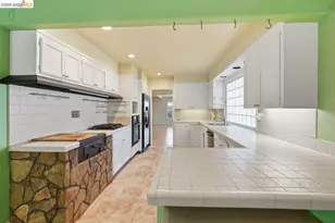 6480 Ascot Dr, Oakland, CA 94611 - Photo 13