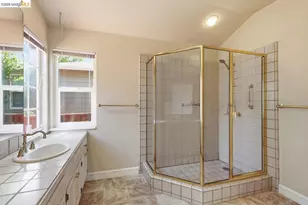 6480 Ascot Dr, Oakland, CA 94611 - Photo 31