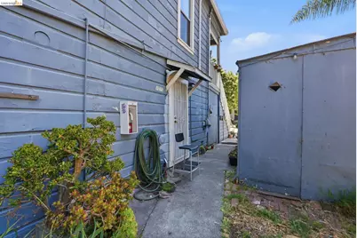 1072 56th St, Oakland, CA 94608 - Photo 9