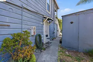 1072 56th St, Oakland, CA 94608 - Photo 9
