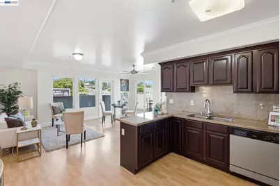 1515 14th Ave #403, Oakland, CA 94606 - Photo 5