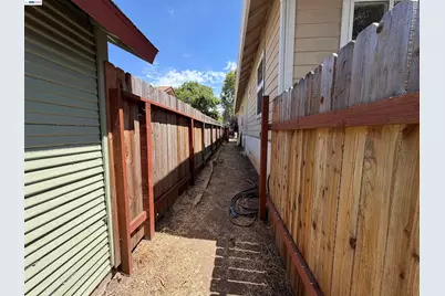 217 Cedar St, Roseville, CA 95678 - Photo 23