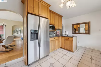 5765 Colton Blvd, Oakland, CA 94611 - Photo 21