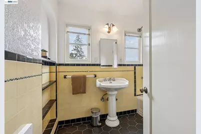 5765 Colton Blvd, Oakland, CA 94611 - Photo 39