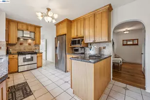 5765 Colton Blvd, Oakland, CA 94611 - Photo 25