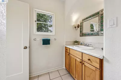 5765 Colton Blvd, Oakland, CA 94611 - Photo 29