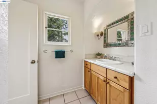 5765 Colton Blvd, Oakland, CA 94611 - Photo 29