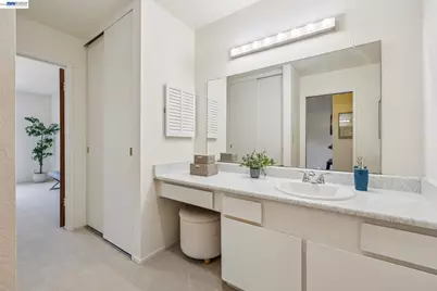 955 Shorepoint Ct #111, Alameda, CA 94501 - Photo 25