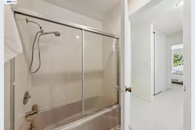 955 Shorepoint Ct #111, Alameda, CA 94501 - Photo 27